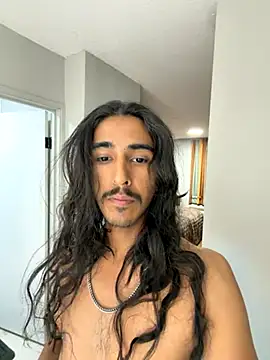 Snapshot of jrrichforever chatting on 11/05/25, 04:34 jrrichforever online show from 11/05/25, 04:34