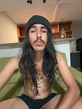 Snapshot of jrrichforever chatting on 12/19/25, 05:20 jrrichforever online show from 12/19/25, 05:20