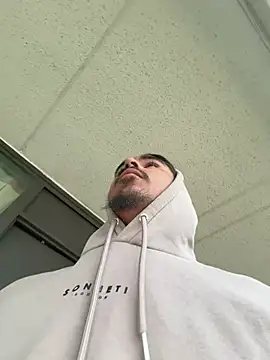 Snapshot of jrrichforever chatting on 03/08/26, 01:15 jrrichforever online show from 03/08/26, 01:15