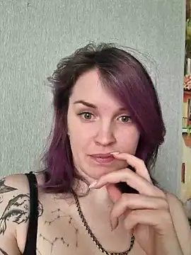 Snapshot of LazyTanukii chatting on 03/11/25, 12:06 LazyTanukii online show from 03/11/25, 12:06