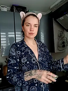 Snapshot of LazyTanukii chatting on 10/05/25, 06:56 LazyTanukii online show from 10/05/25, 06:56