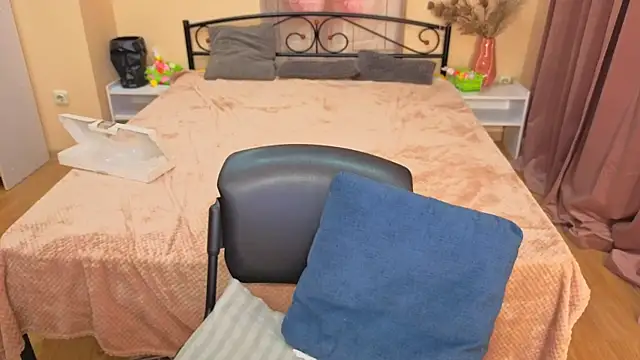 CharmedDoll online show from 04/07/26, 12:27