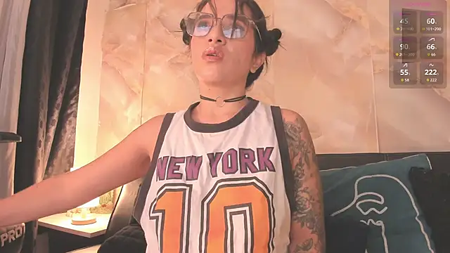 Snapshot of kathypink_ chatting on 12/20/25, 04:52 kathypink online show from 12/20/25, 04:52