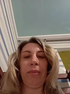 Snapshot of MissisMilk chatting on 06/17/26, 02:40 MissisMilk online show from 06/17/26, 02:40
