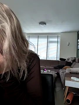 NaomiAndFriends online show from 10/22/25, 09:20