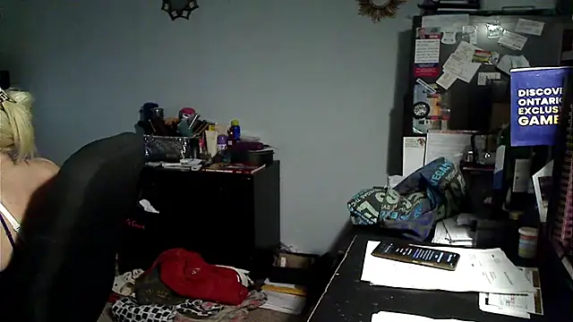 XTRAHORNYONE online show from 04/11/26, 01:54
