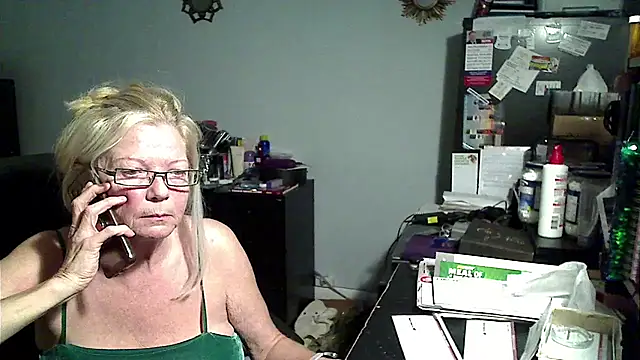 XTRAHORNYONE online show from 05/06/26, 01:57
