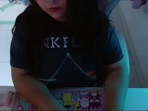 Snapshot of KittyK3 chatting on 09/23/25, 04:04 KittyK3 online show from 09/23/25, 04:04