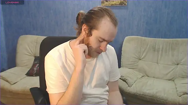 Touch me more please online show from 11/25/25, 01:55