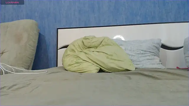 Snapshot of Touch_me_more_please chatting on 05/11/26, 02:45 Touch me more please online show from 05/11/26, 02:45