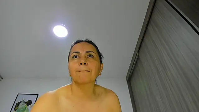 Snapshot of Paty37 chatting on 06/16/26, 01:08 Paty37 online show from 06/16/26, 01:08