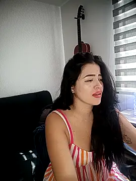 Snapshot of Aleska__Bell chatting on 09/29/25, 02:33 Aleska  Bell online show from 09/29/25, 02:33