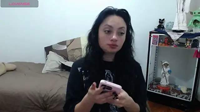 Snapshot of Alexa-Sweet69 chatting on 09/18/25, 06:54 Alexa-Sweet69 online show from 09/18/25, 06:54