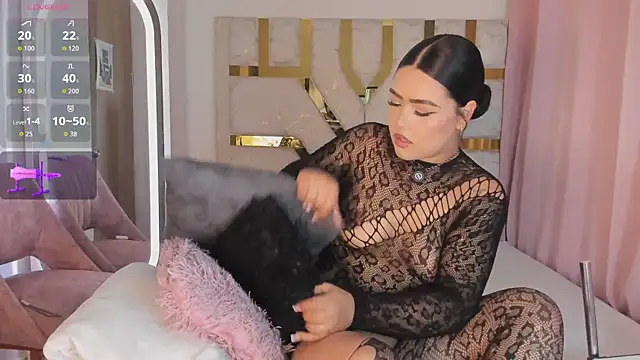 Snapshot of sophy_champagne chatting on 07/09/26, 01:31 sophy champagne online show from 07/09/26, 01:31