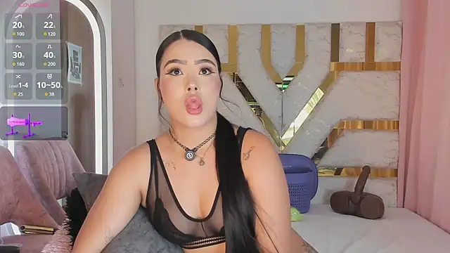 Snapshot of sophy_champagne chatting on 07/25/26, 01:25 sophy champagne online show from 07/25/26, 01:25