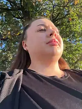 Sara Slow online show from 09/27/25, 02:22