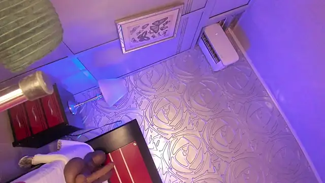 Snapshot of vennus1_ chatting on 01/18/25, 07:04 vennus1  online show from 01/18/25, 07:04