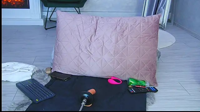 Michelle90u online show from 11/09/25, 09:35