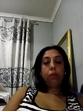 Snapshot of Mahi4luv chatting on 10/12/25, 11:37 Mahi4luv online show from 10/12/25, 11:37