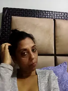 Snapshot of Mahi4luv chatting on 10/24/25, 09:44 Mahi4luv online show from 10/24/25, 09:44