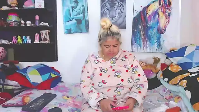 estrellita fugaz16x online show from 03/08/25, 03:24