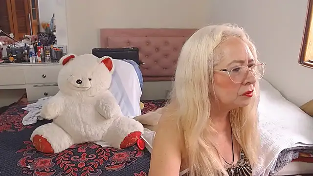 lucy belle bm online show from 03/18/26, 06:22