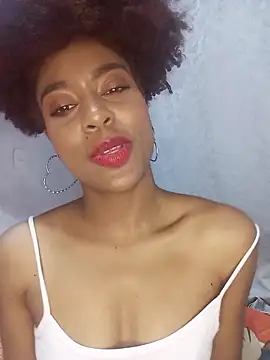 thaimy  online show from 12/18/25, 11:55