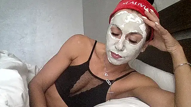 JulianaGold1 online show from 10/19/25, 11:33