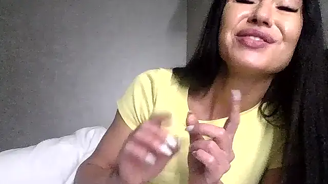 JulianaGold1 online show from 10/27/25, 09:30