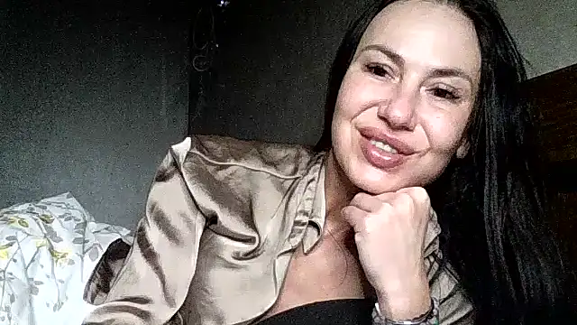 JulianaGold1 online show from 03/29/26, 06:52