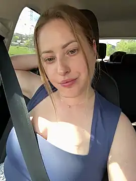 AlisaWhite online show from 04/18/26, 03:27