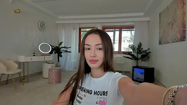 TiffanyHouston  online show from 02/13/25, 07:13