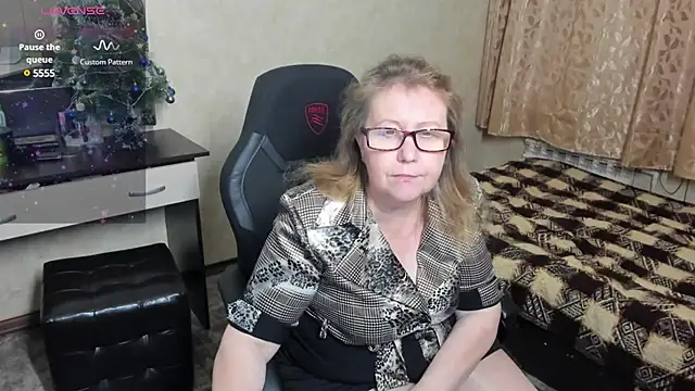 Frau Marta online show from 01/12/25, 04:08