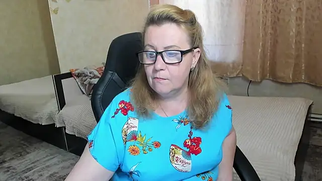 Snapshot of Frau_Marta chatting on 05/02/26, 12:54 Frau Marta online show from 05/02/26, 12:54