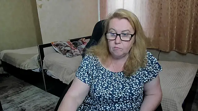 Snapshot of Frau_Marta chatting on 06/02/26, 12:51 Frau Marta online show from 06/02/26, 12:51