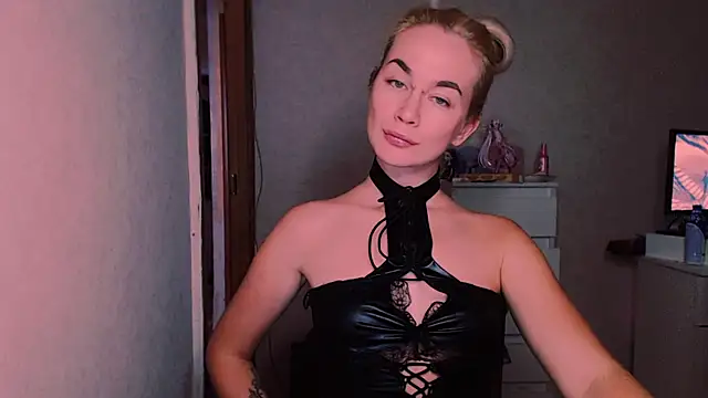 xxxcharismaaa online show from 10/06/25, 07:33