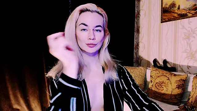 xxxcharismaaa online show from 12/01/25, 08:36