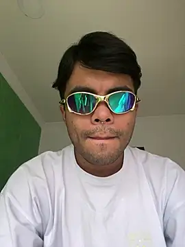 Snapshot of pinedasex777 chatting on 02/03/25, 07:10 pinedasex777 online show from 02/03/25, 07:10