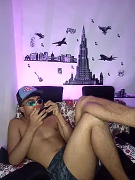 Snapshot of pinedasex777 chatting on 03/07/25, 04:35 pinedasex777 online show from 03/07/25, 04:35