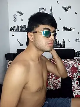 Snapshot of pinedasex777 chatting on 03/10/25, 11:38 pinedasex777 online show from 03/10/25, 11:38