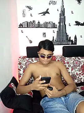 Snapshot of pinedasex777 chatting on 03/13/25, 12:37 pinedasex777 online show from 03/13/25, 12:37