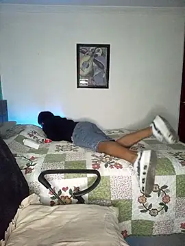 Snapshot of pinedasex777 chatting on 09/14/25, 10:53 pinedasex777 online show from 09/14/25, 10:53