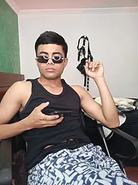 Snapshot of pinedasex777 chatting on 11/09/25, 12:47 pinedasex777 online show from 11/09/25, 12:47