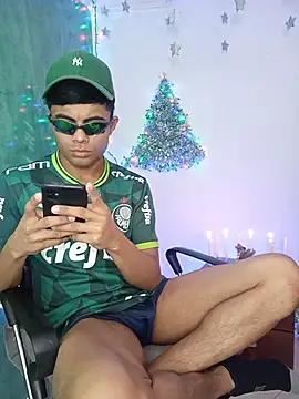 Snapshot of pinedasex777 chatting on 12/19/25, 12:45 pinedasex777 online show from 12/19/25, 12:45