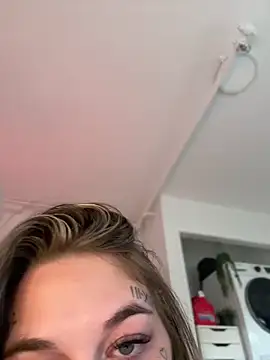 chloetease online show from 12/04/24, 03:10