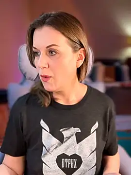 MaiseKnox online show from 03/04/26, 11:00