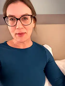 MaiseKnox online show from 05/11/26, 05:54