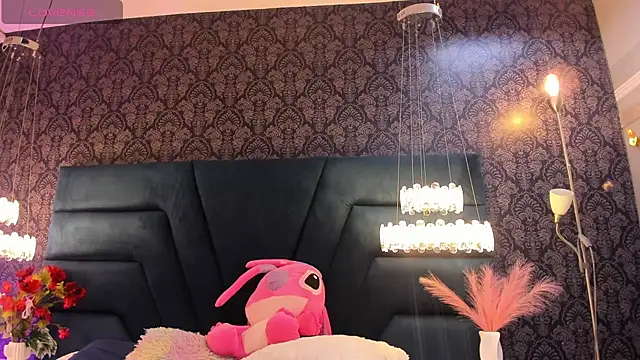 Vivi prinncess online show from 05/21/26, 12:06