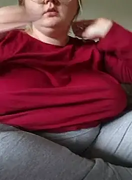 Snapshot of Fiona0705 chatting on 10/04/25, 01:31 Fiona0705 online show from 10/04/25, 01:31