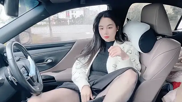 orla2021 online show from 10/21/25, 02:01